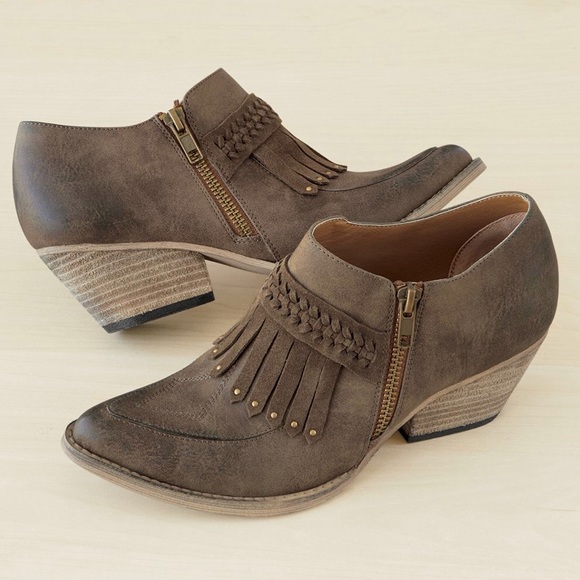 Tan Distressed Fringe Pointy Toe Boho Booties - Picture 2 of 8